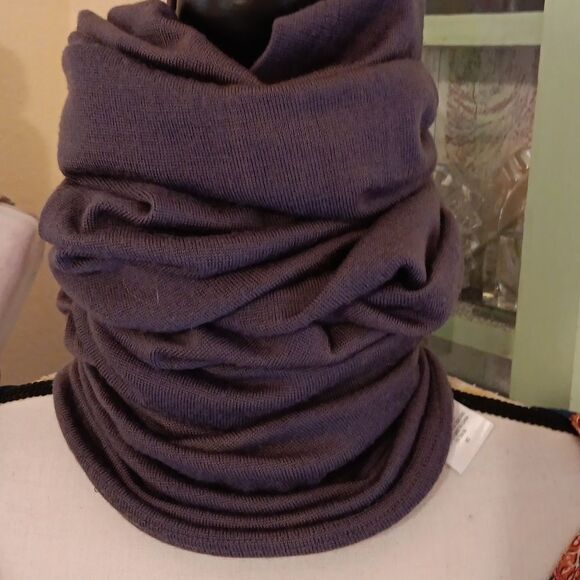 Icebreaker Unisex Chute and Igloo Ear Muffs Cold Weather Bundle - Picture 1 of 10